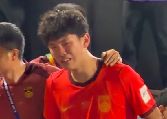 U17亚洲杯决赛:国少让三追二2-3惜败日本,赵松源谢晋赛后泪崩 U17亚洲杯决赛:国少让三追二2-3惜败日本,赵松源谢晋赛后泪崩