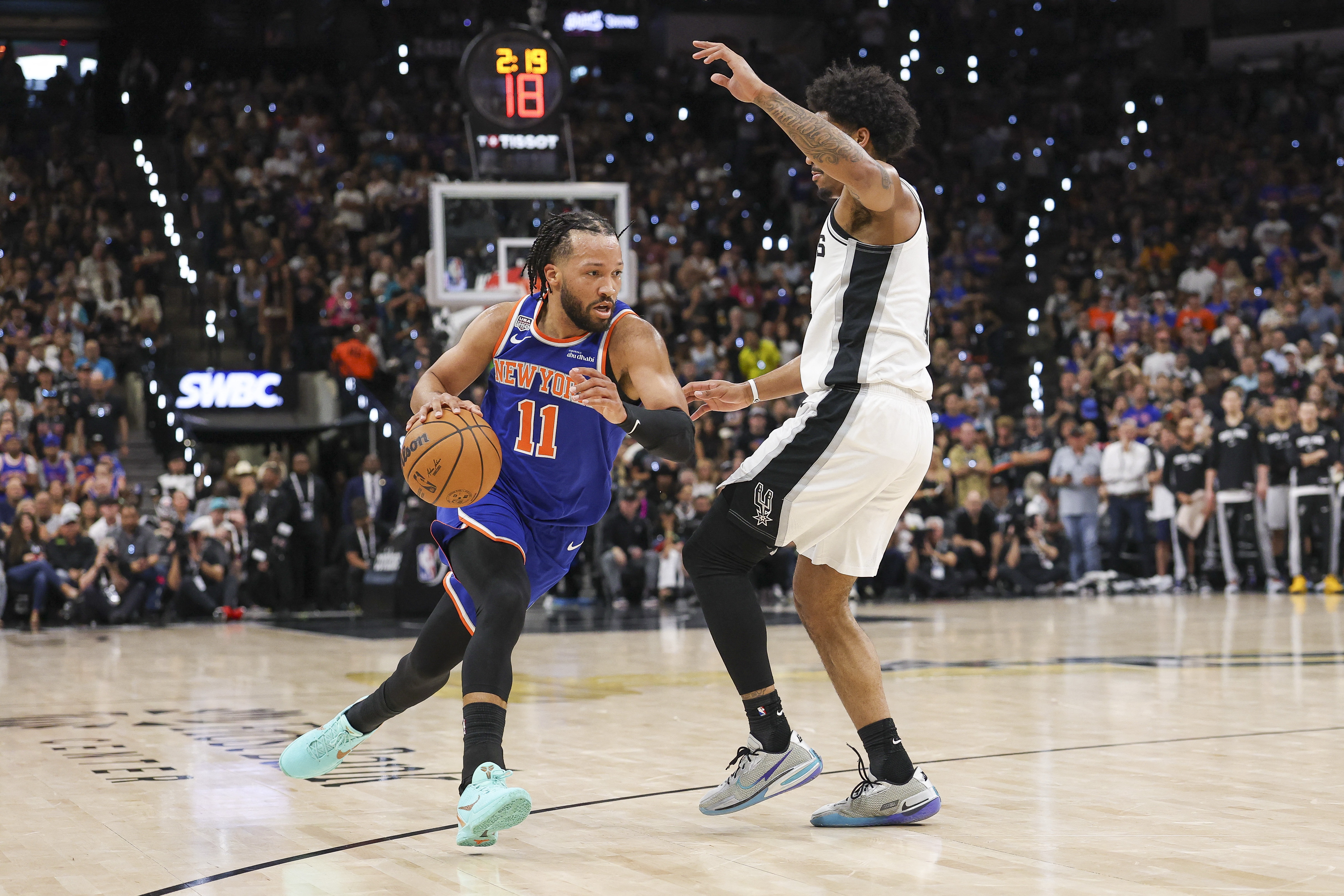 布伦森连续三年季后赛关键球总得分第一 追平科比纪录